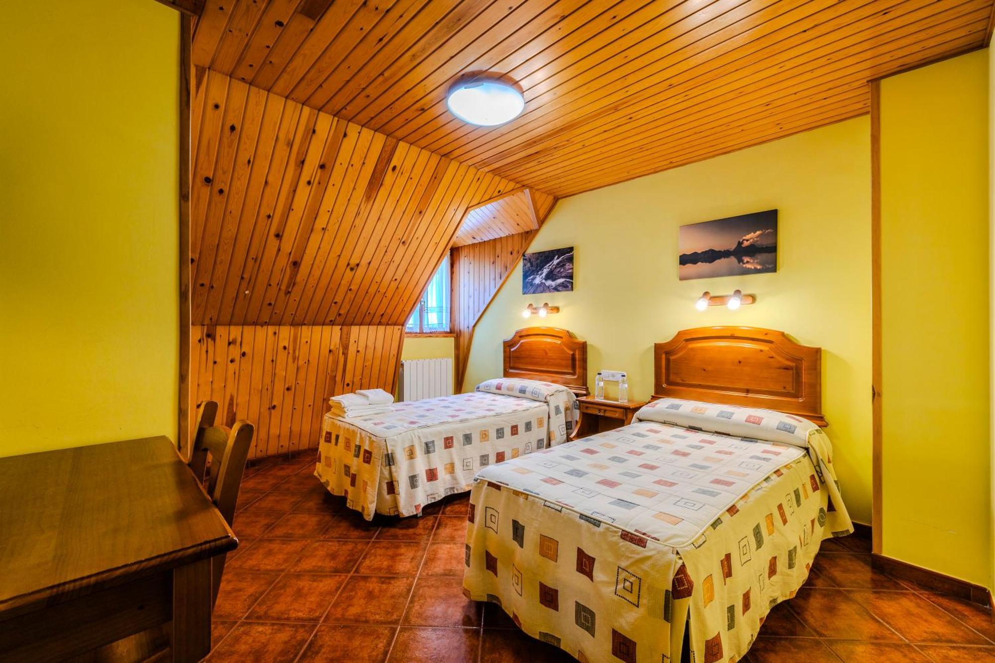 Hostal Panart Bielsa Exterior photo